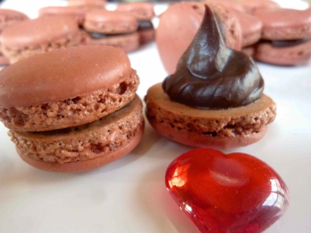 https://diaryofamadhausfrau.com//wp-content/uploads/2014/02/Red-Velvet-French-Macarons-with-Chocolate-Liqueur-Ganache-Filling-10-1024x768.jpeg