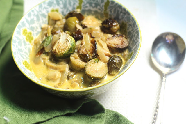 Roasted Brussel Sprouts Garlic Cream Soup
