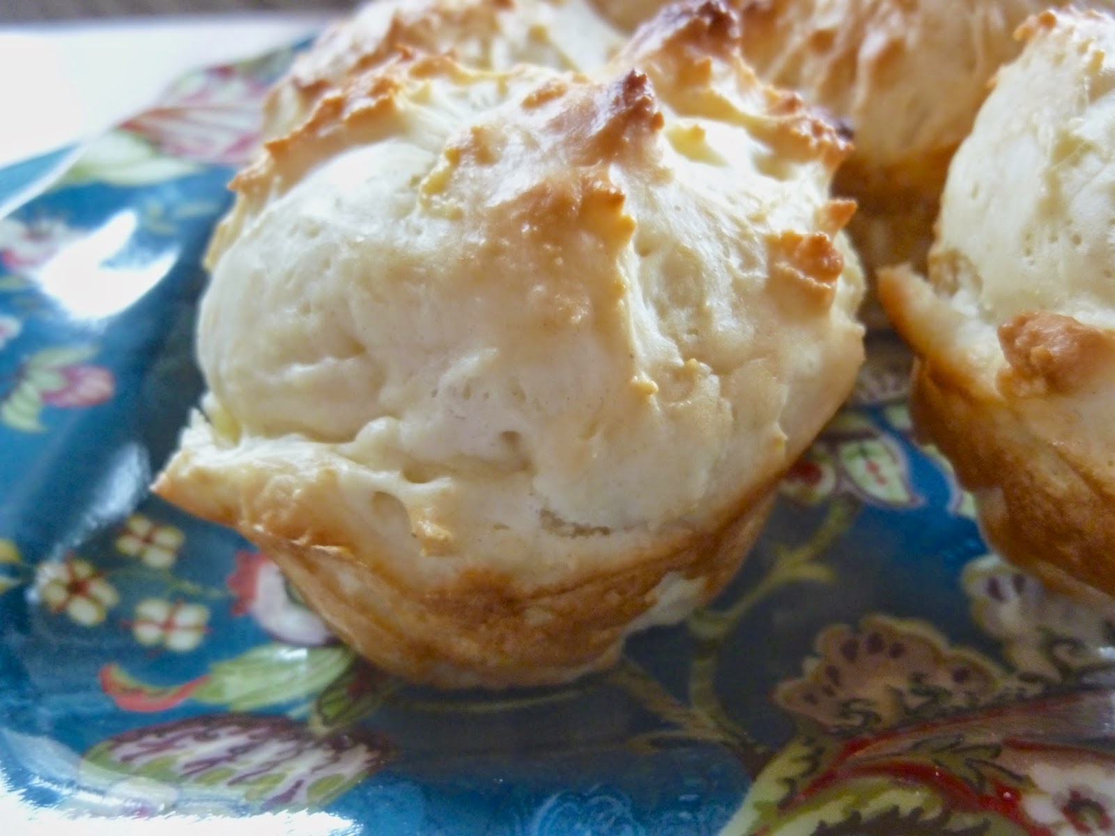 Amy Vanderbilt's Sour Cream Muffins