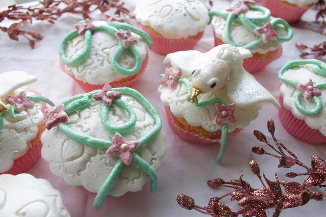 Christmas Dove Cupcakes
