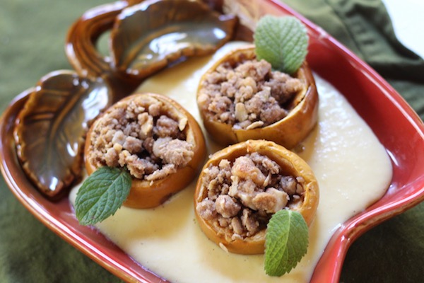 Streusel Stuffed Baked Lady Apples with Classic German Vanilla Sauce