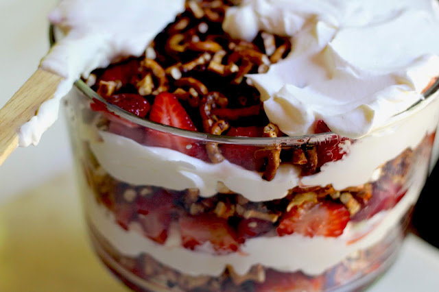 Strawberry Pretzel Yogurt Cream Trifle
