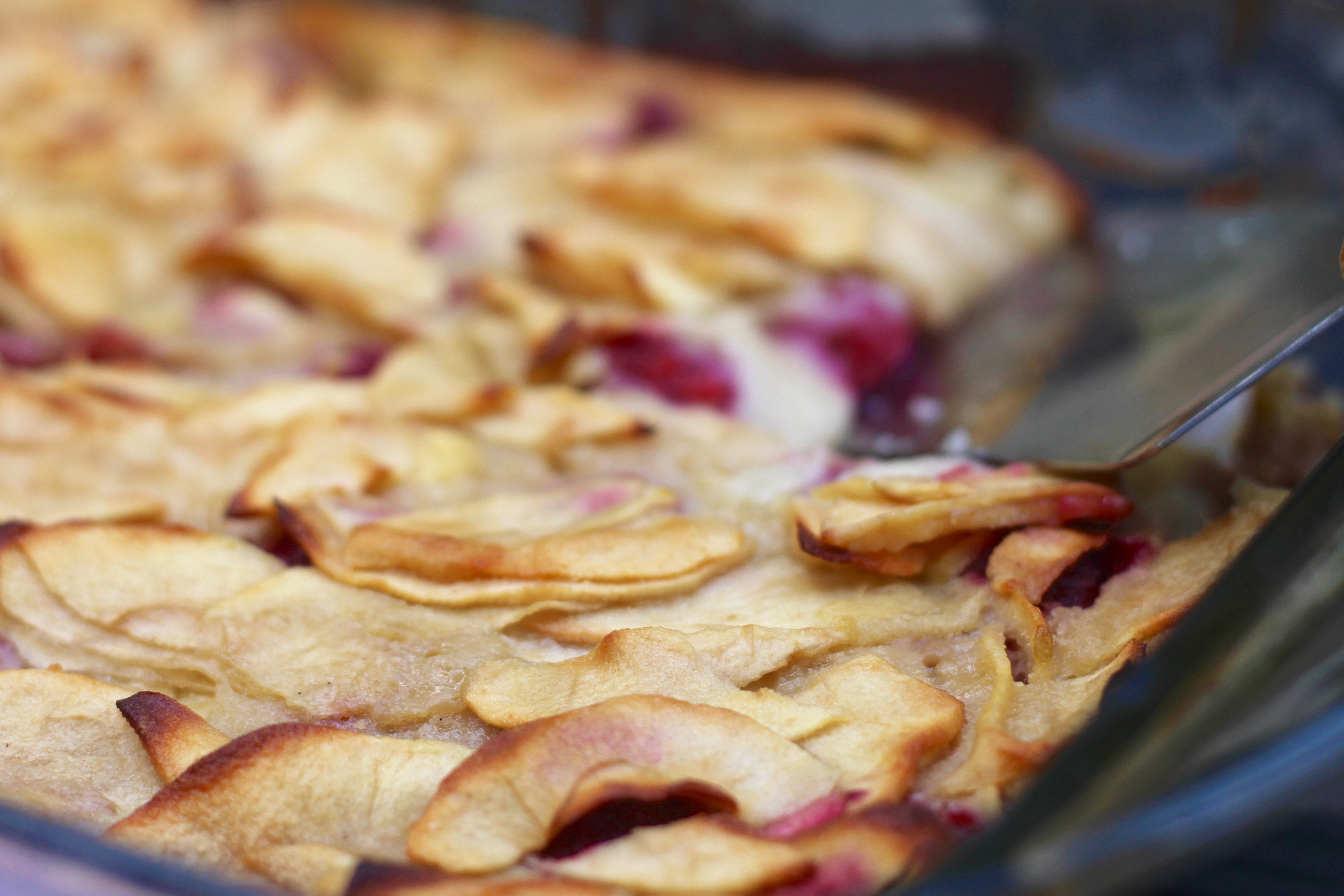 Easy Apple Raspberry Cake