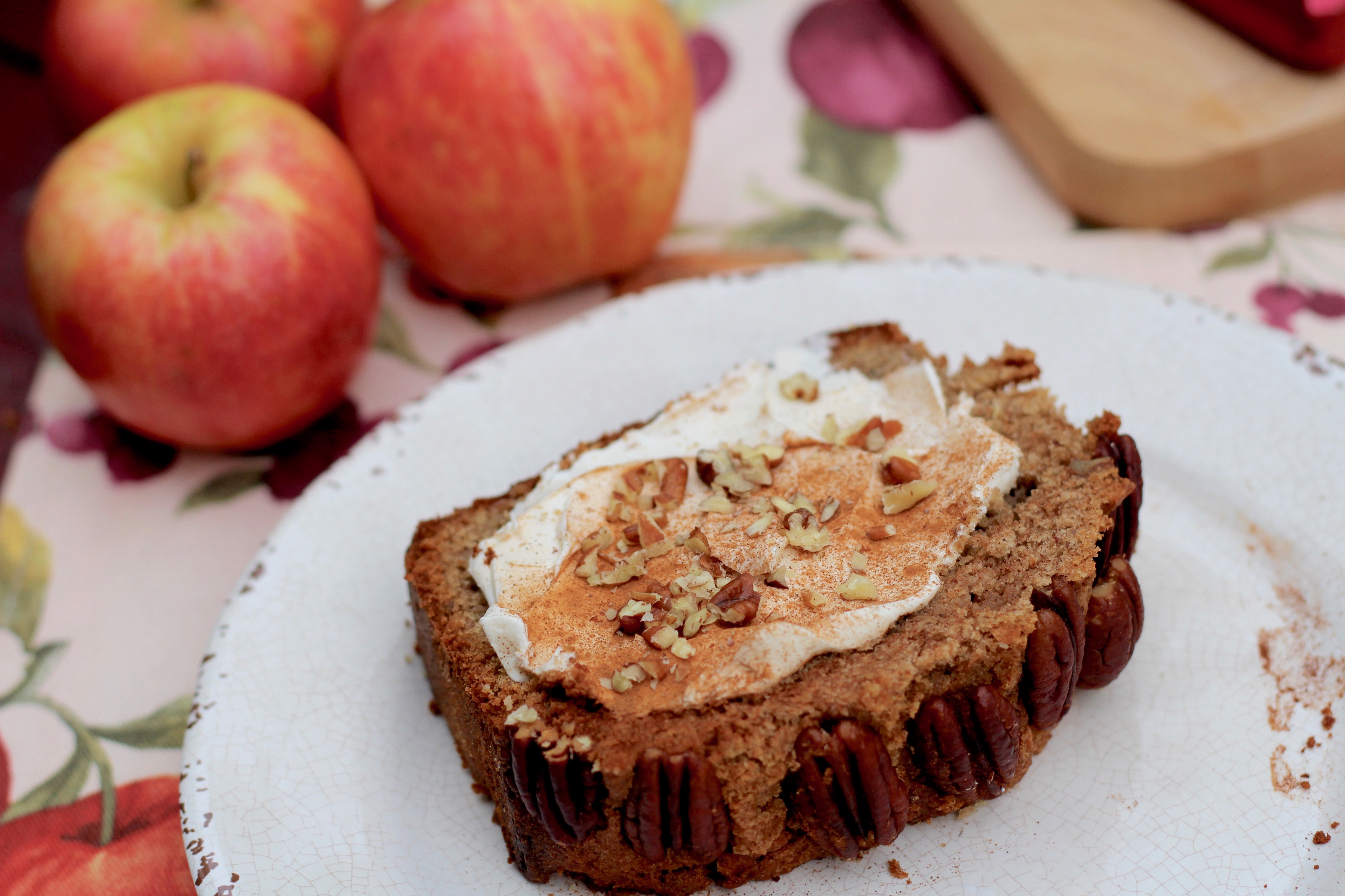 Apple Spice Pecan Loaf Cake