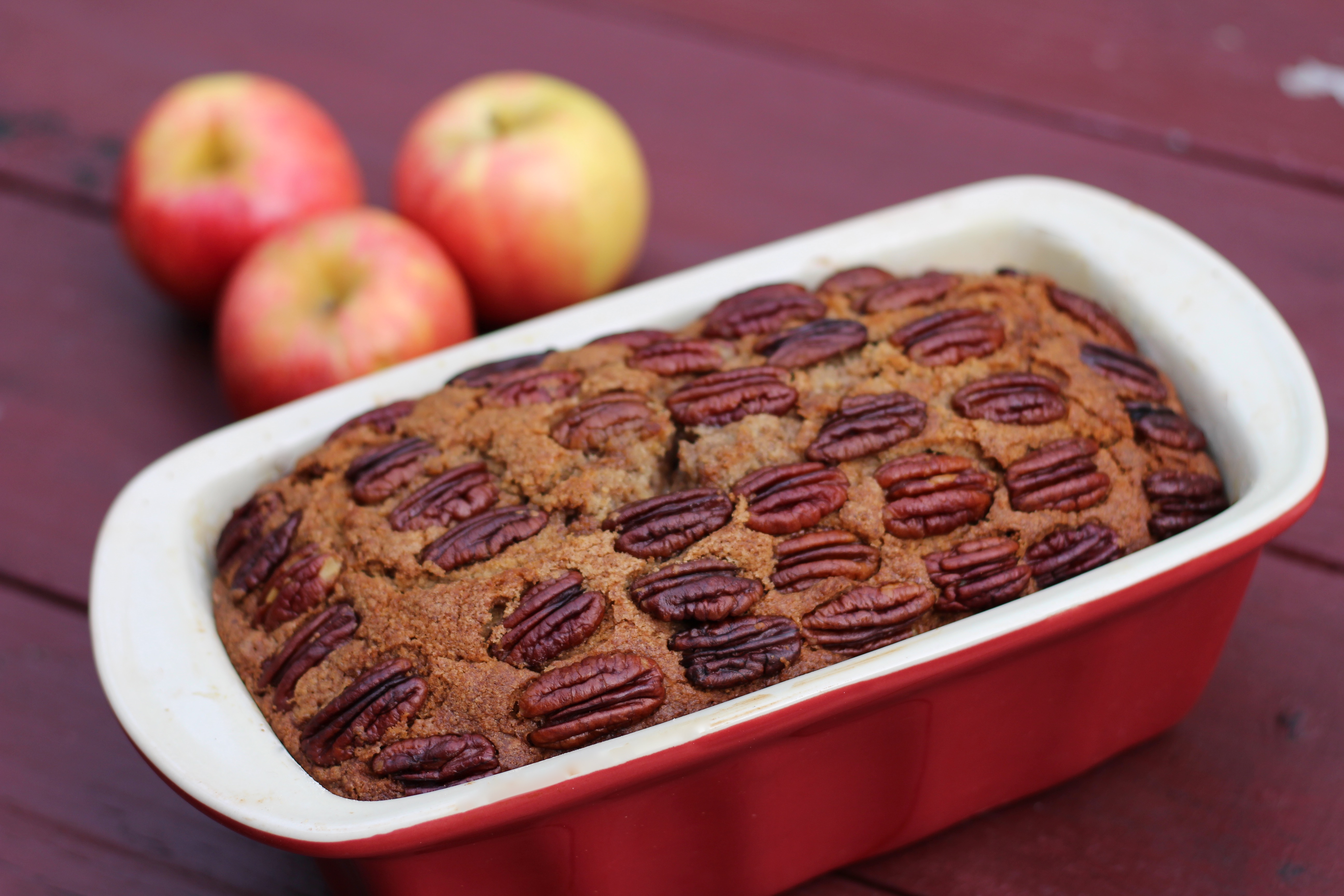 Apple Spice Pecan Loaf Cake