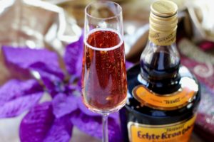Blackberry Caramel Prosecco Cocktail