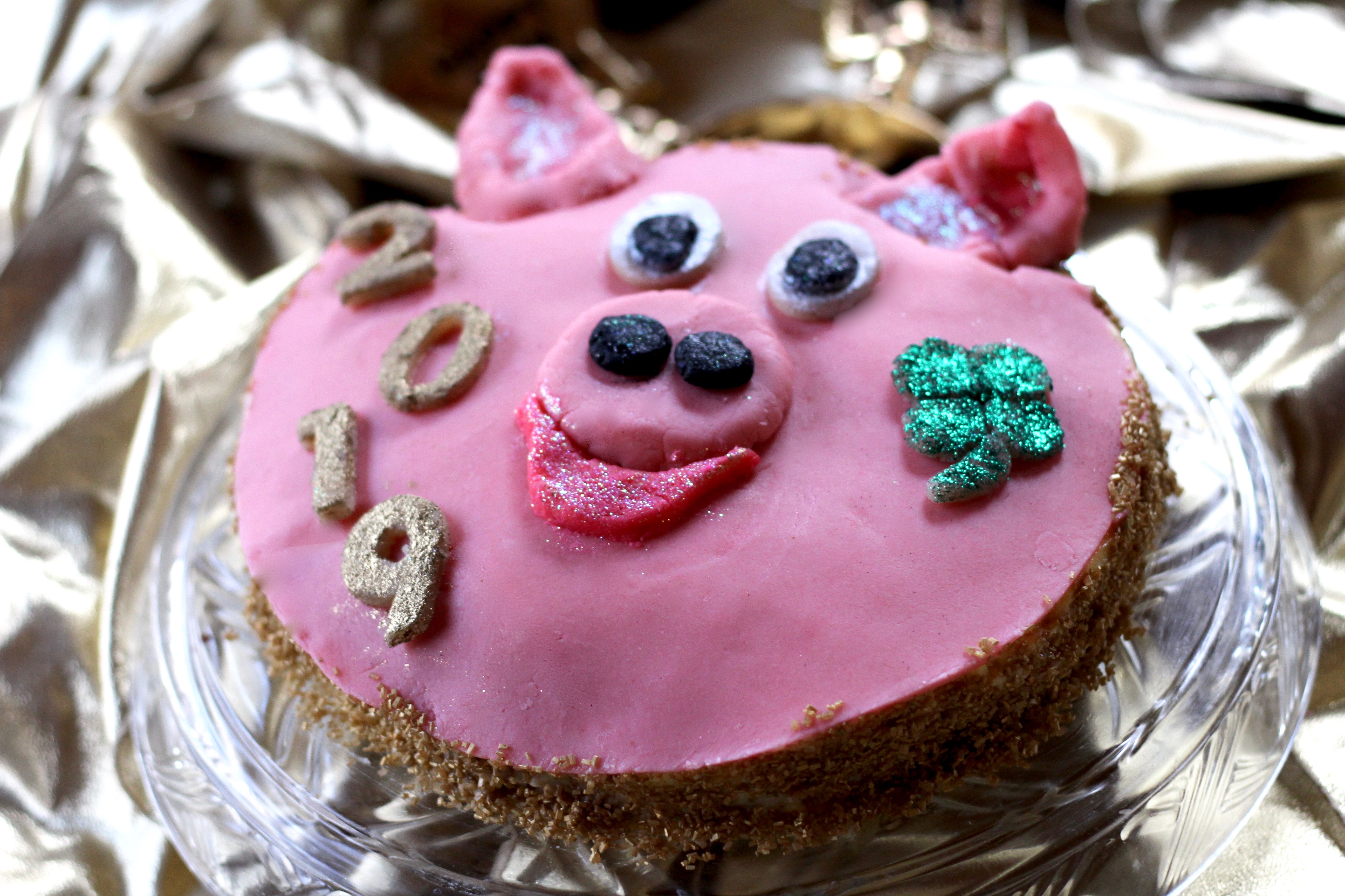 Lucky Pig Marzipan Champagne Torte