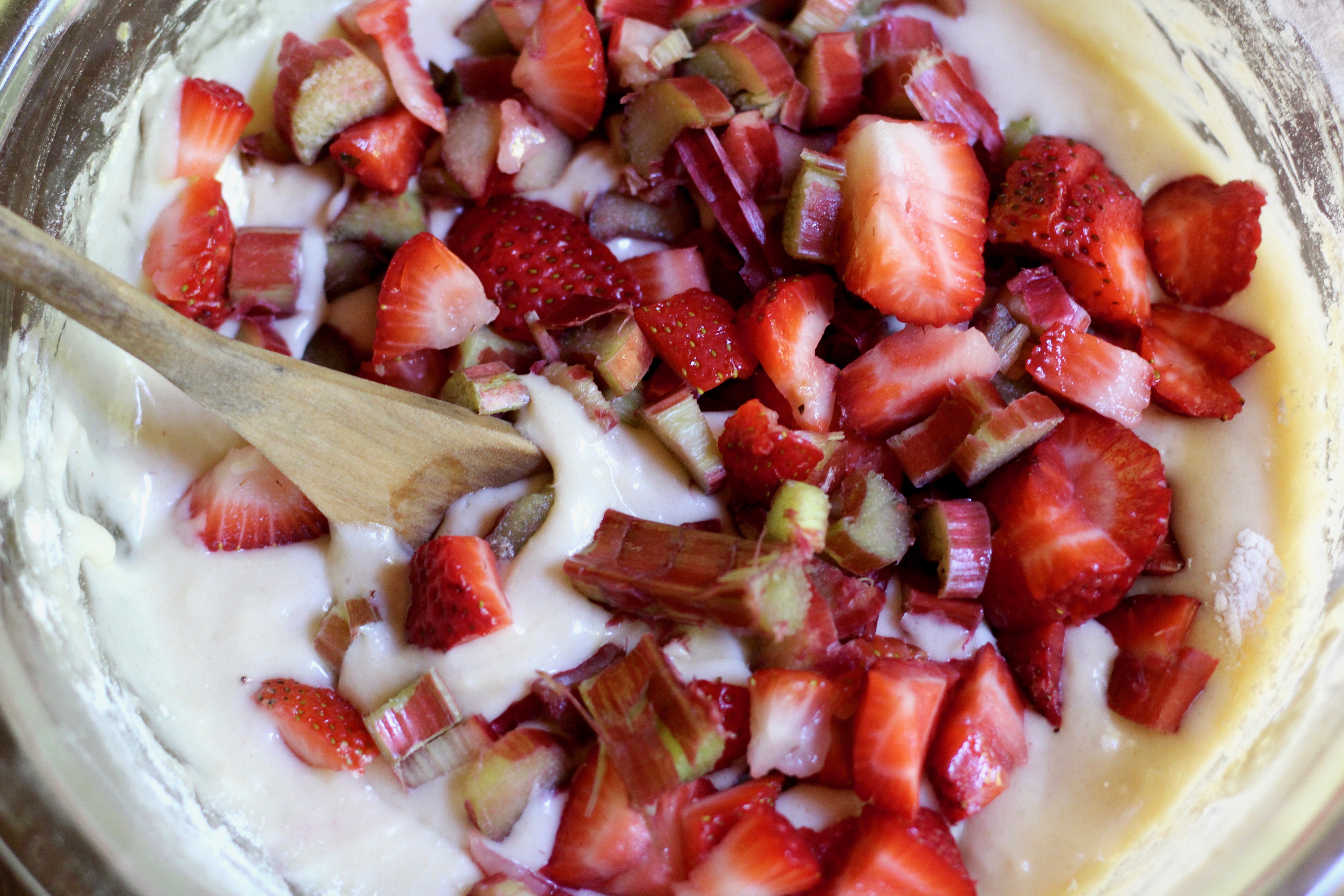 Strawberry Rhubarb Streusel Muffins