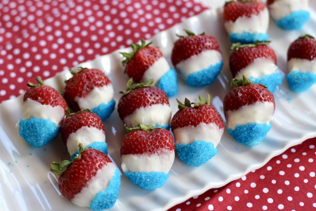 Chocolate-Dipped Glitter Strawberries