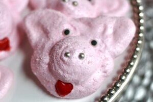 Lucky Pig Meringues