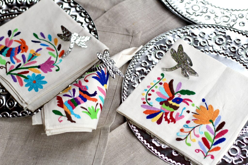 9 Marvelous Mexico City Stops - Maestras Artesanas chargers napkins napkin rings