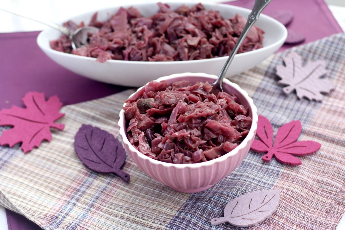 Apple Cinnamon Red cabbage