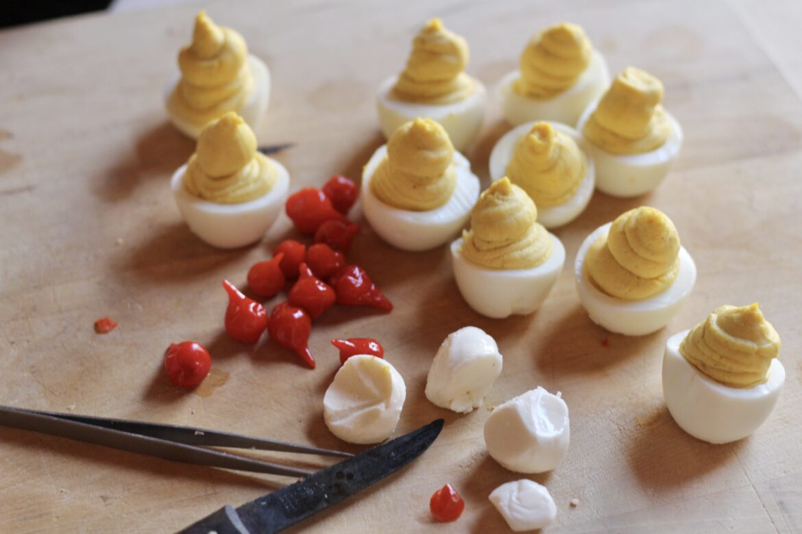 Santa Claus Deviled Eggs – Diary of a Mad Hausfrau