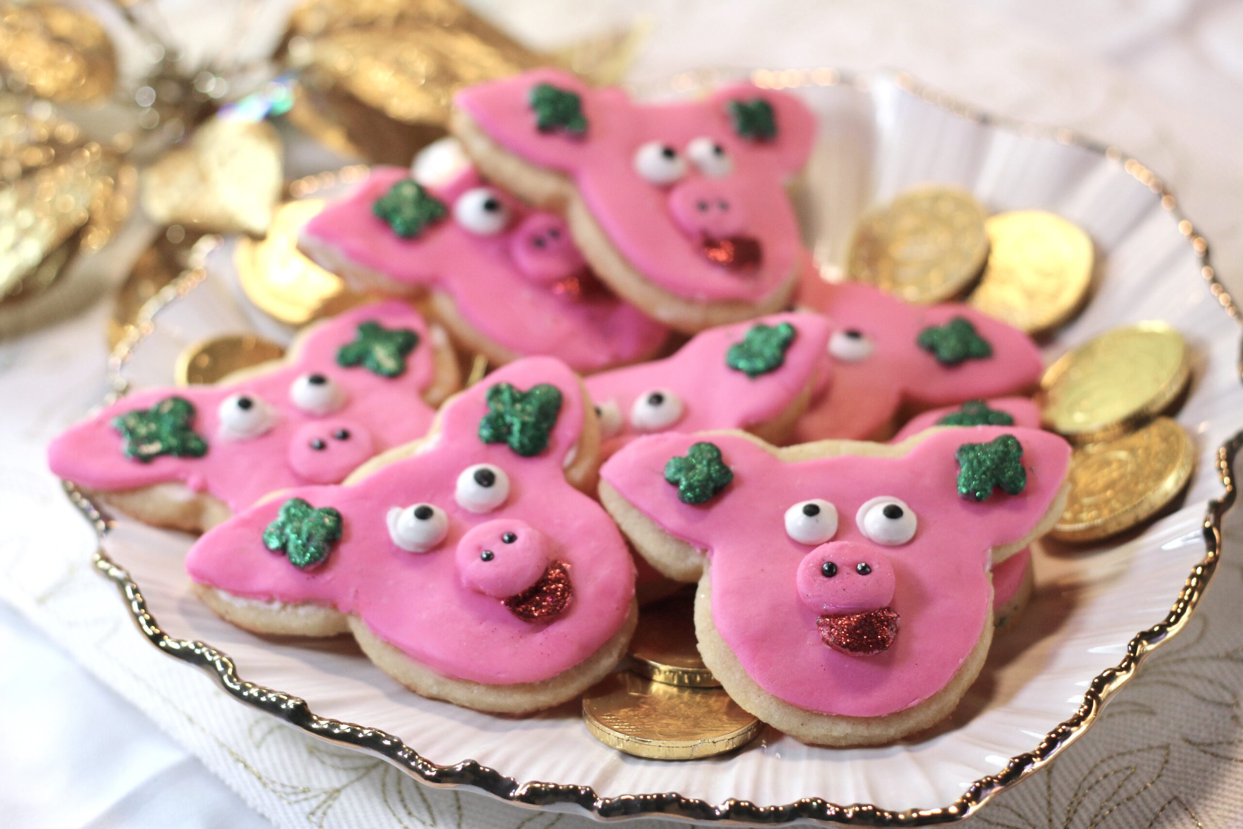 Lucky Pig Fondant Cookies