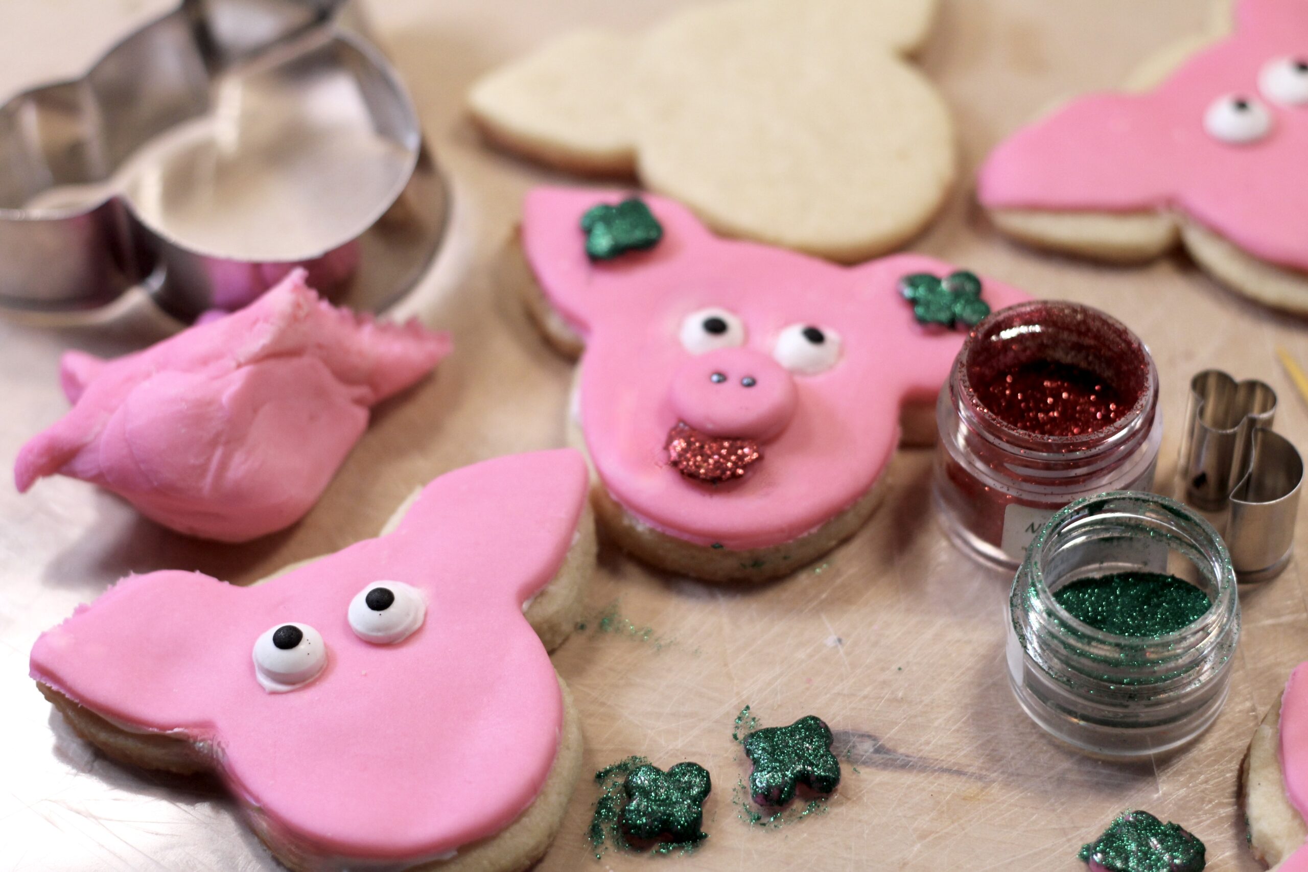 Lucky Pig Fondant Cookies