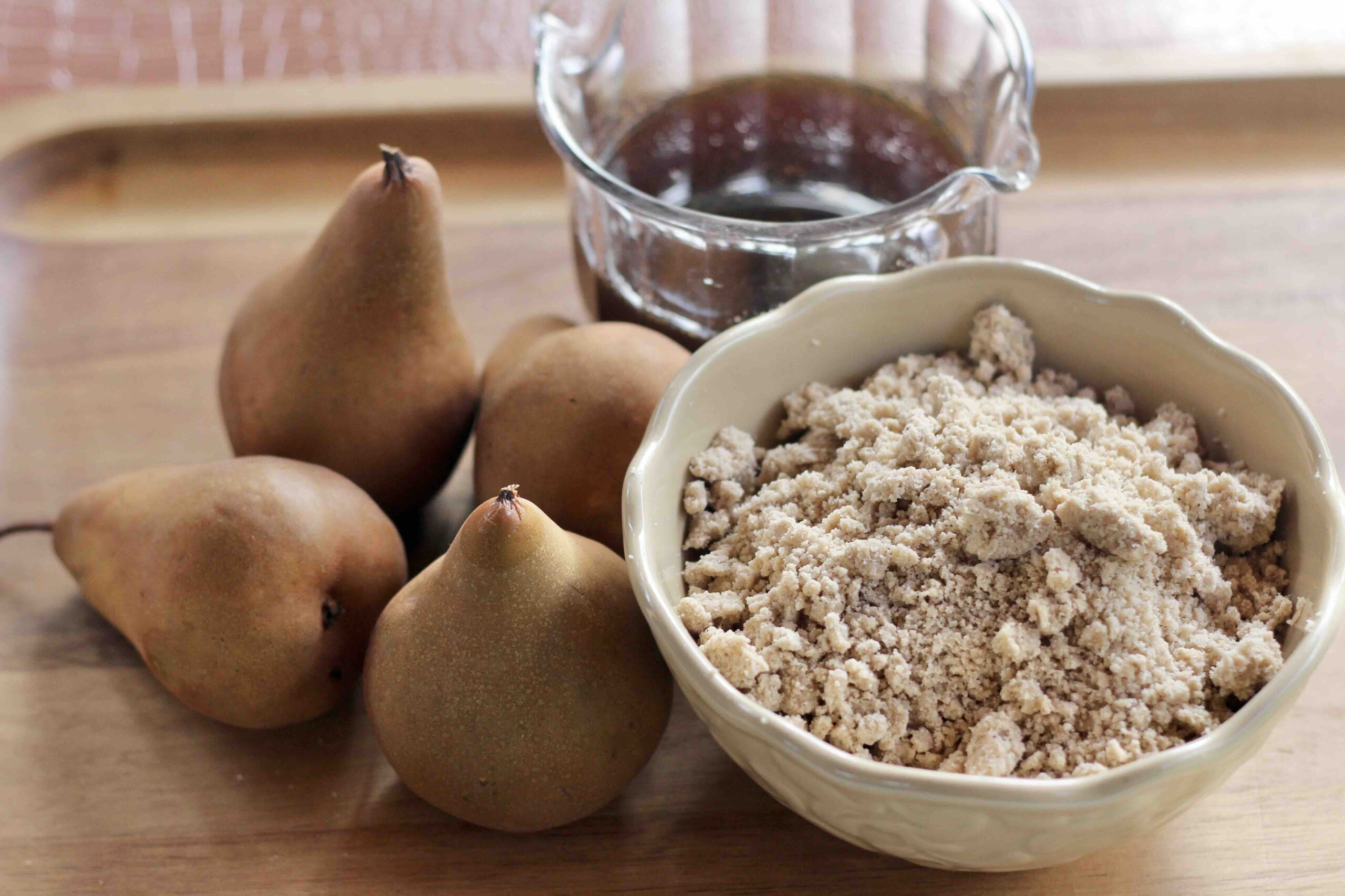 pears, srteusel and spiced simple syrup