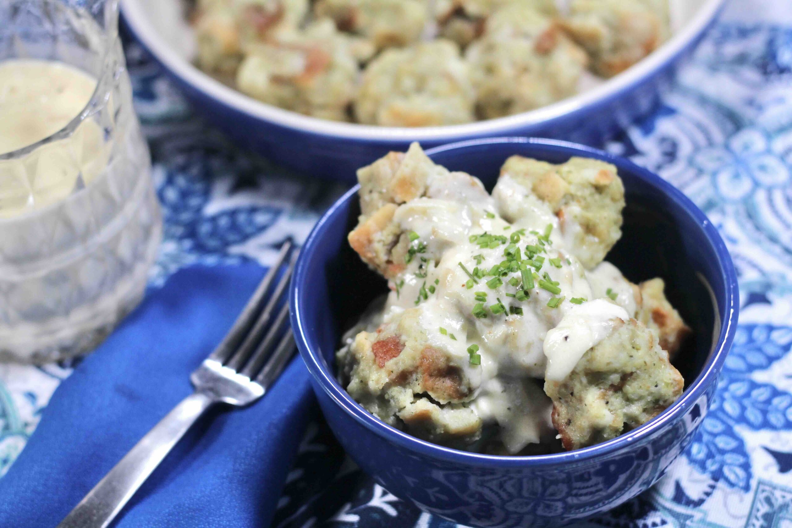 PESTO KNÖDEL IN CHEESY GARLIC CREAM SAUCE
