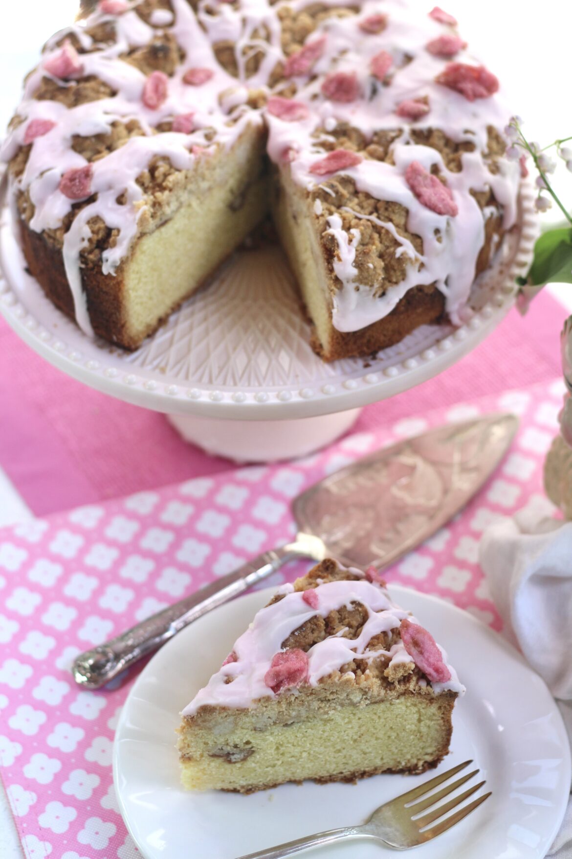 Rose Jam Streusel Cake