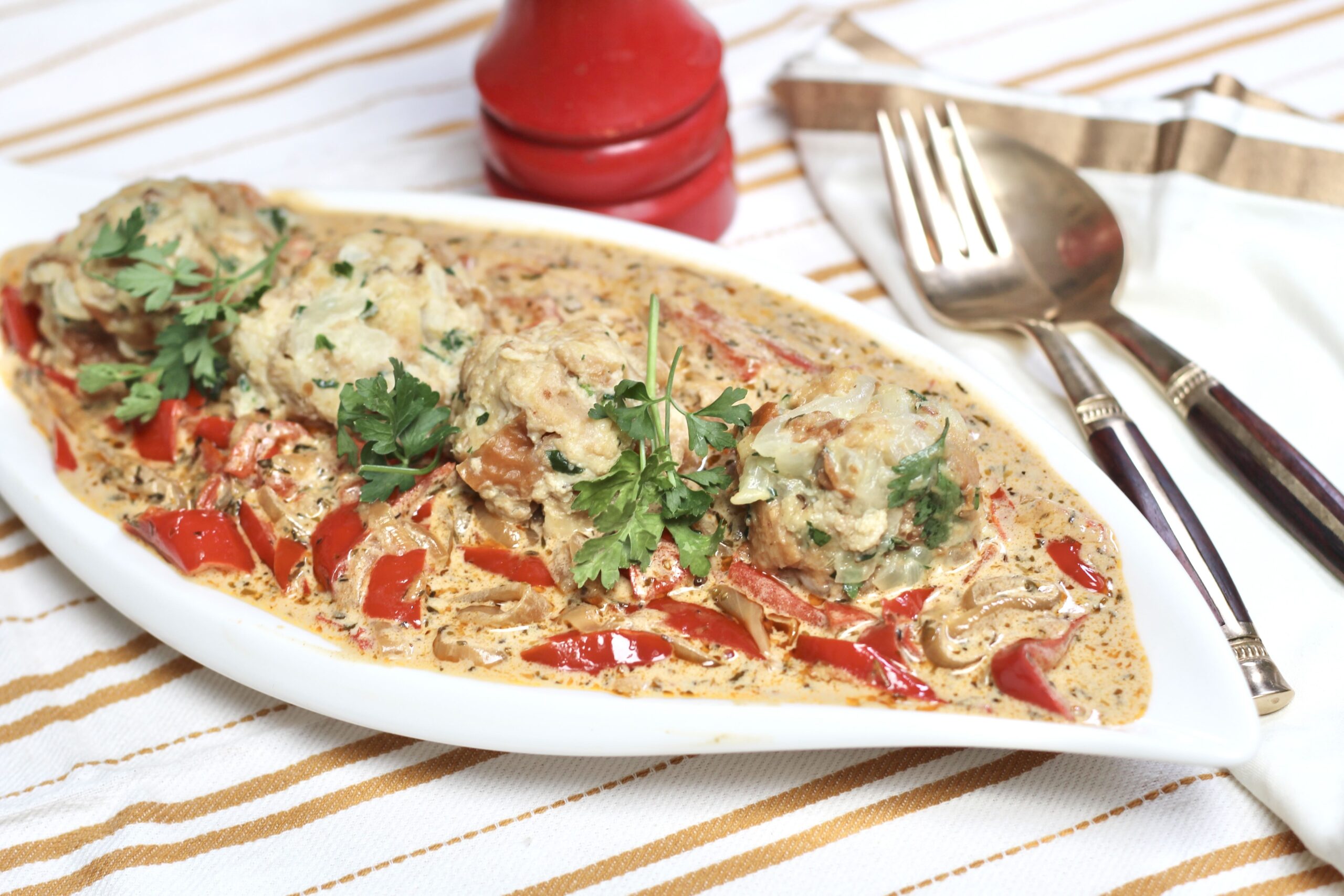 Bread Knödel in Pepper Cream