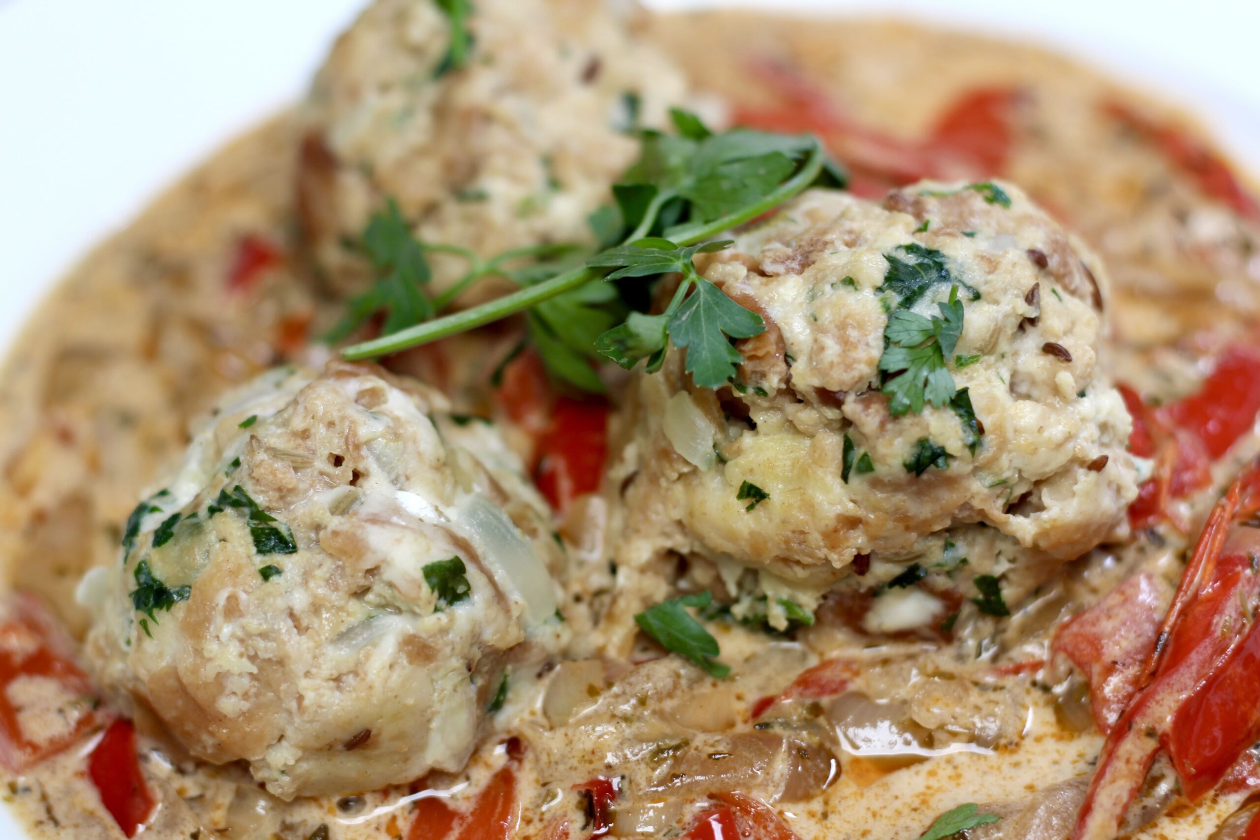 Bread Knödel in Pepper Cream