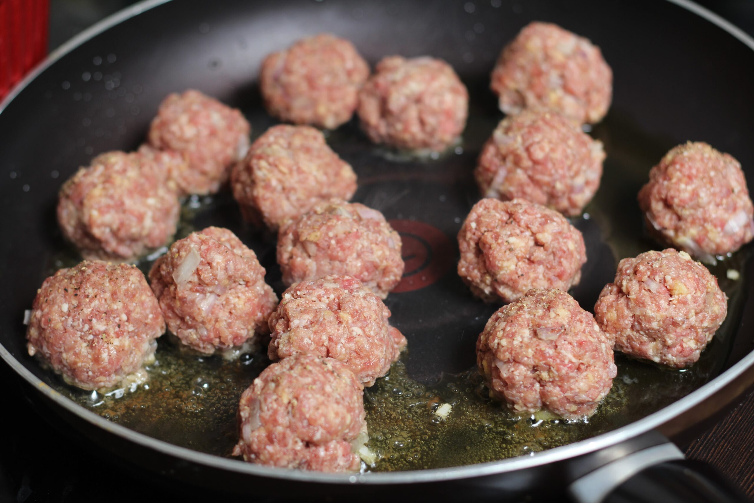 Frying meatballs