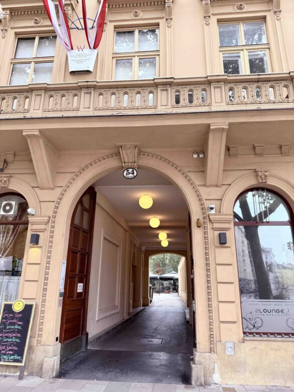 Johann Strauss Apartment