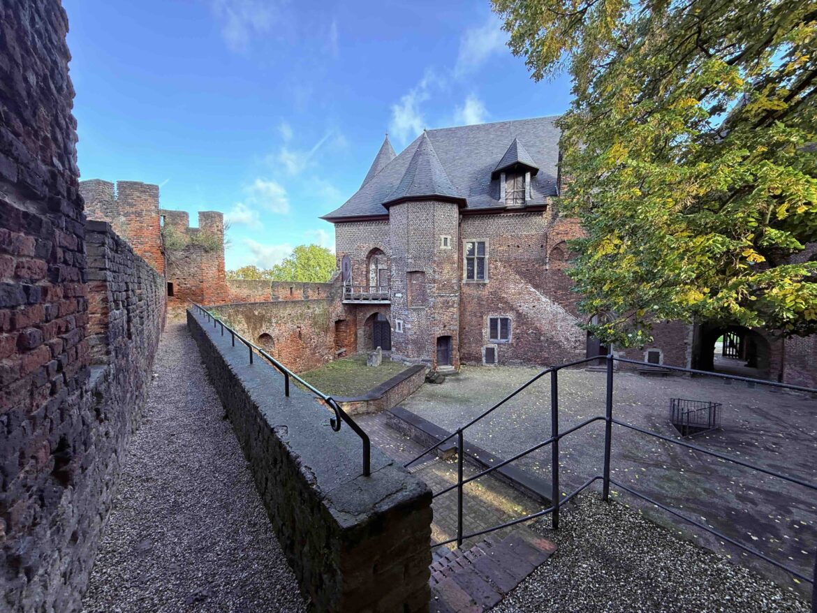 Krefeld’s Castles, Silk, and Secrets