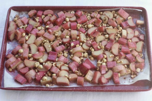Rhubarb-Hazelnuts-roasted-in-maple-syrup