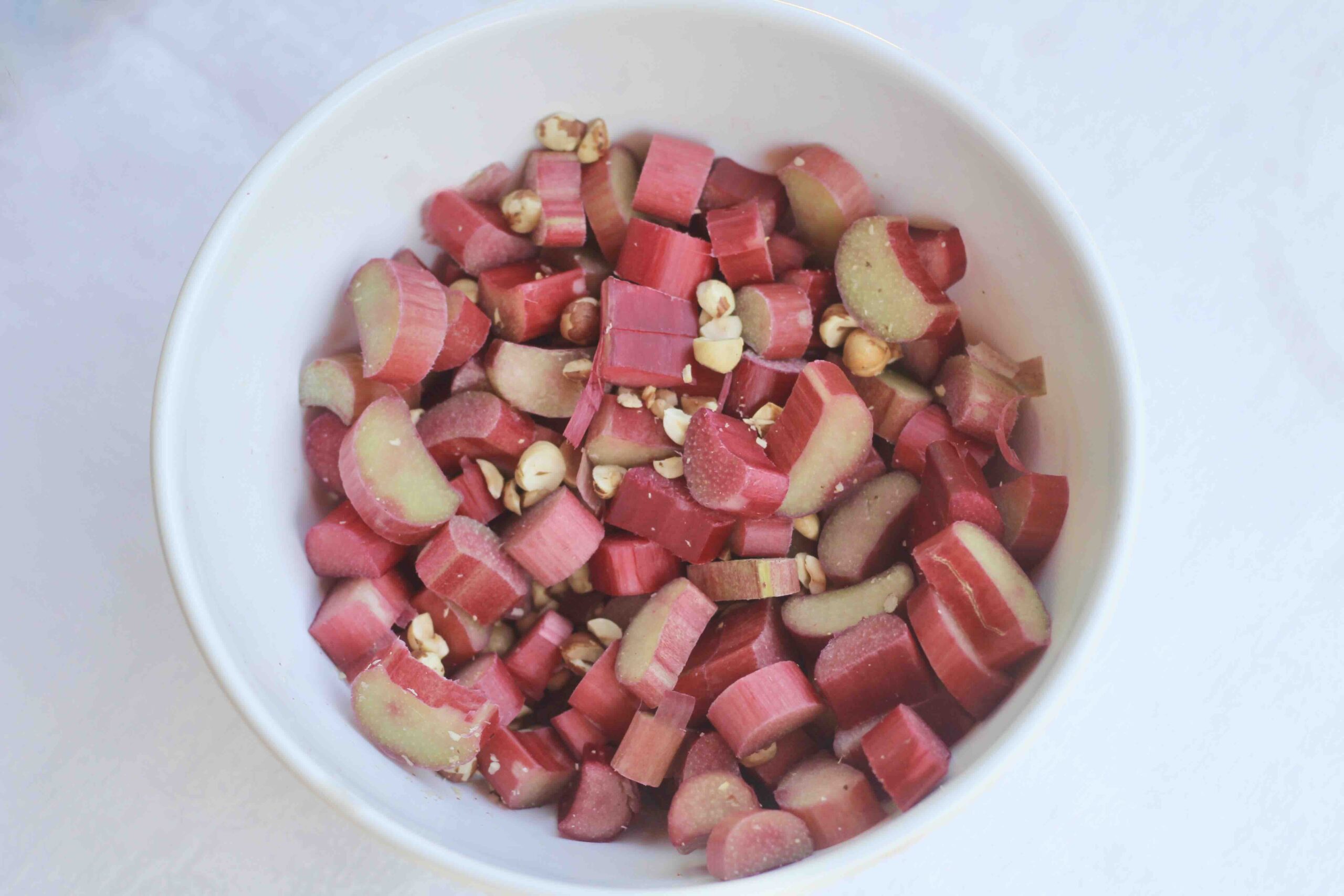 Rhubarb-Hazelnuts