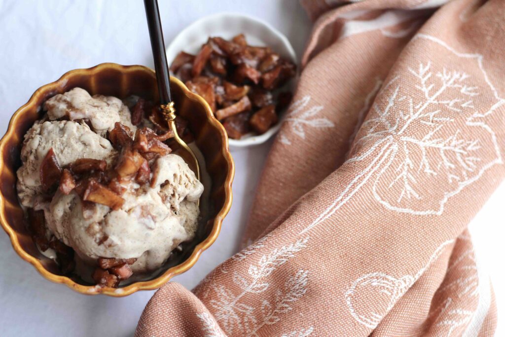 Apple cinnamon Ice Cream