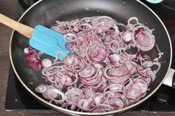Sauteeing red onions